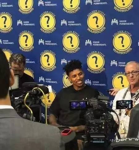 FIFA发布的世界杯赛程以美东时间计算，比北京时间慢12小时（FIFA公布世界杯赛程采用美东时区，较北京时间晚12小时）