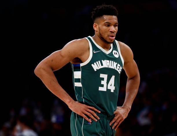 米体：莫伊塞-基恩正在与前意大利环球小姐约会（据米体报道，莫伊塞-基恩与前意大利环球小姐传出恋情）