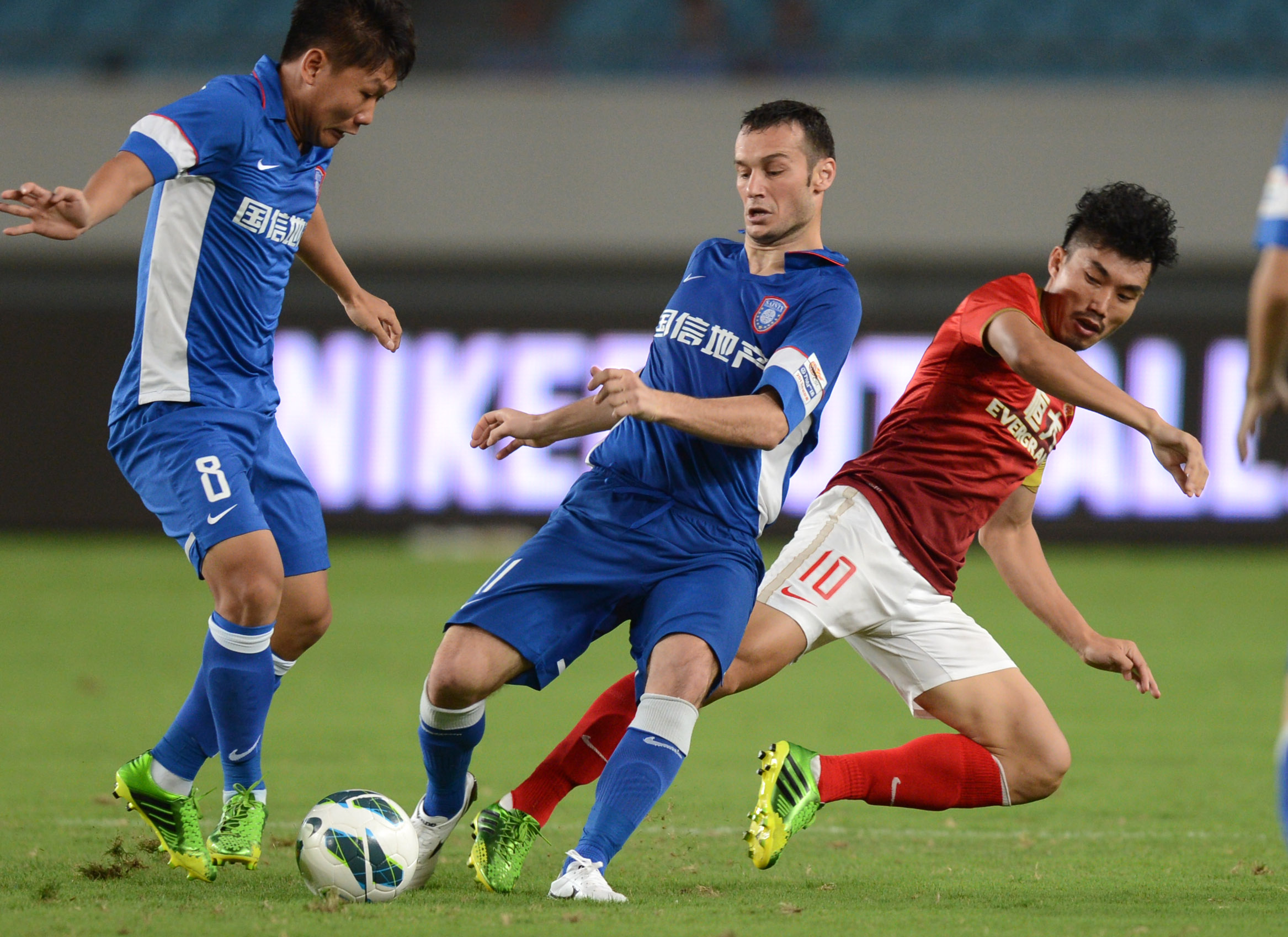 12胜4平，切尔西欧战小组／联赛阶段主场16场不败（欧战小组／联赛阶段，切尔西主场16场不败：12胜4平）