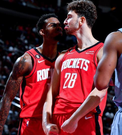 曾经的师徒，斯帕莱蒂和泽尔宾赛前互致问候（昔日师徒再相逢：斯帕莱蒂与泽尔宾赛前致意）