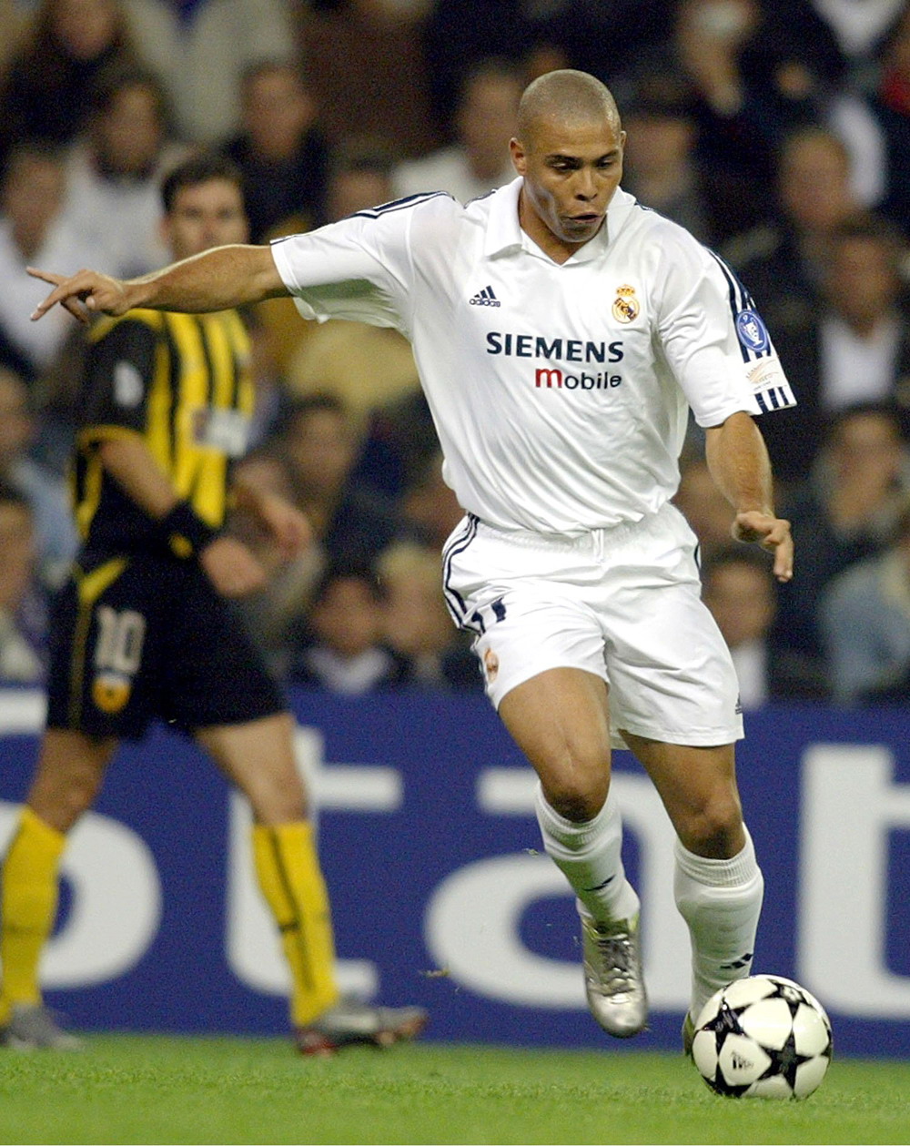 米体：因拉齐奥伤病过多，主席洛蒂托请来神父为球队祝福（米体：拉齐奥伤兵满营，主席洛蒂托邀神父为球队祈福）