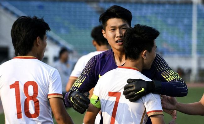 都体：阿切尔比、德弗赖和达米安将在赛季末合同到期后离队（都体：阿切尔比、德弗赖、达米安合同季末到期，届时将离队）