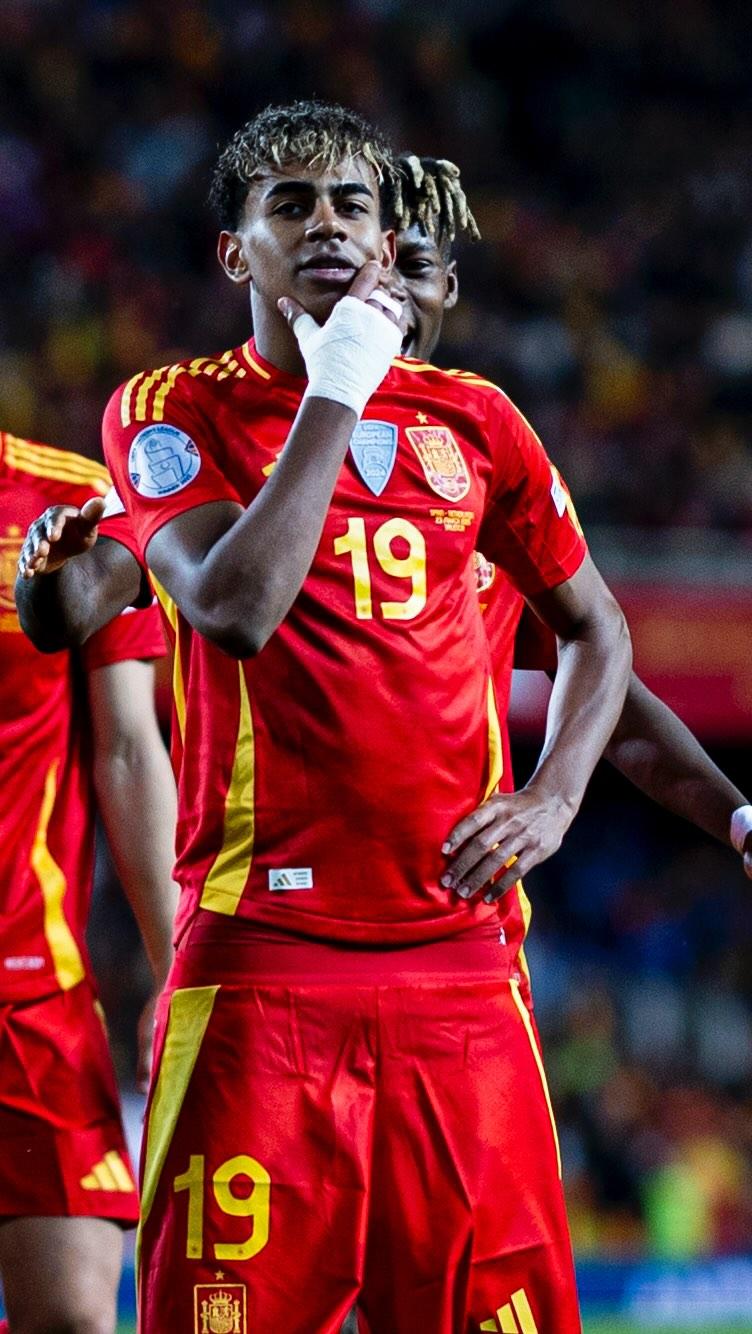 记者：雅克松不想回切尔西，但目前来说拜仁买断他可能性不大（记者透露：雅克松不愿回切尔西，拜仁买断前景暂不乐观）