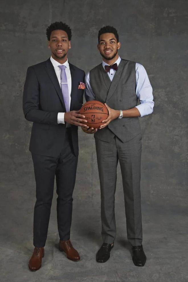 利物浦利好 利雅得新月有意签萨拉赫 2亿年薪 转会费超5300万欧（利物浦迎利好：利雅得新月开出2亿年薪求购萨拉赫，转会费超5300万欧）