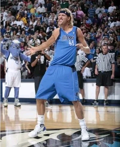 特狮社媒祝福阿尔巴：我们曾一起赢得无数荣誉，祝你未来一切顺利（特狮社媒致敬阿尔巴：并肩收获无数荣誉，愿你前程似锦）