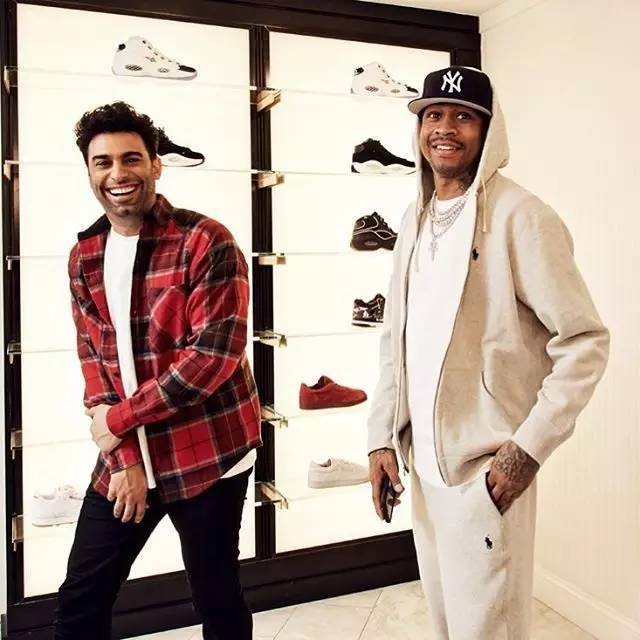 记者：哲凯赖什手指骨折，但他带伤坚持参加比赛和训练（记者披露：哲凯赖什手指骨折，仍带伤参加比赛与训练）