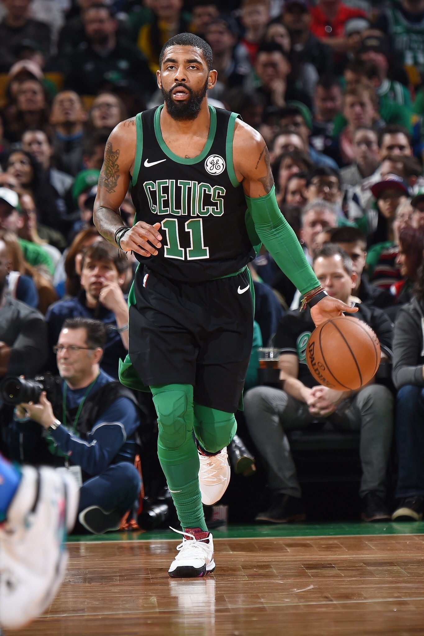 意大利杯16强综述：AC米兰从容应战内战称雄，博洛尼亚双线作战疲态尽显（意大利杯16强回顾：AC米兰稳健晋级内战称王，博洛尼亚双线疲态显露）