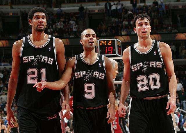 马内：萨拉赫是那种一看到球门就谁也不看的人，这是他的天性（马内：萨拉赫见门就不看人，天性使然）