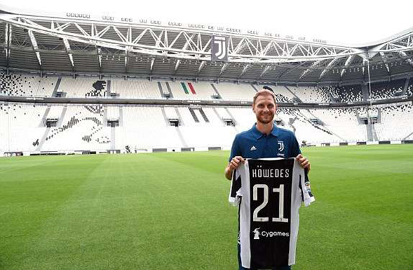 绿茵传承，足球主题文化展“十五运”站在广东美术馆开幕（“十五运”绿茵传承足球主题文化展在广东美术馆启幕）