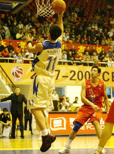 活塞单节净胜16分，三节得分破百领先25分打花老鹰（活塞单节赢16分，三节破百领先25分，提前打崩老鹰）