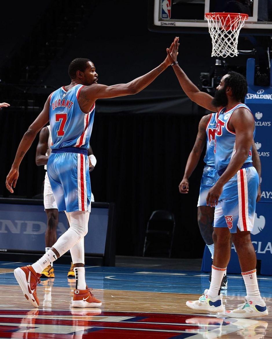 拉莫斯确认离开蒙特雷，将继续职业生涯（拉莫斯官宣告别蒙特雷，职业生涯继续前行）